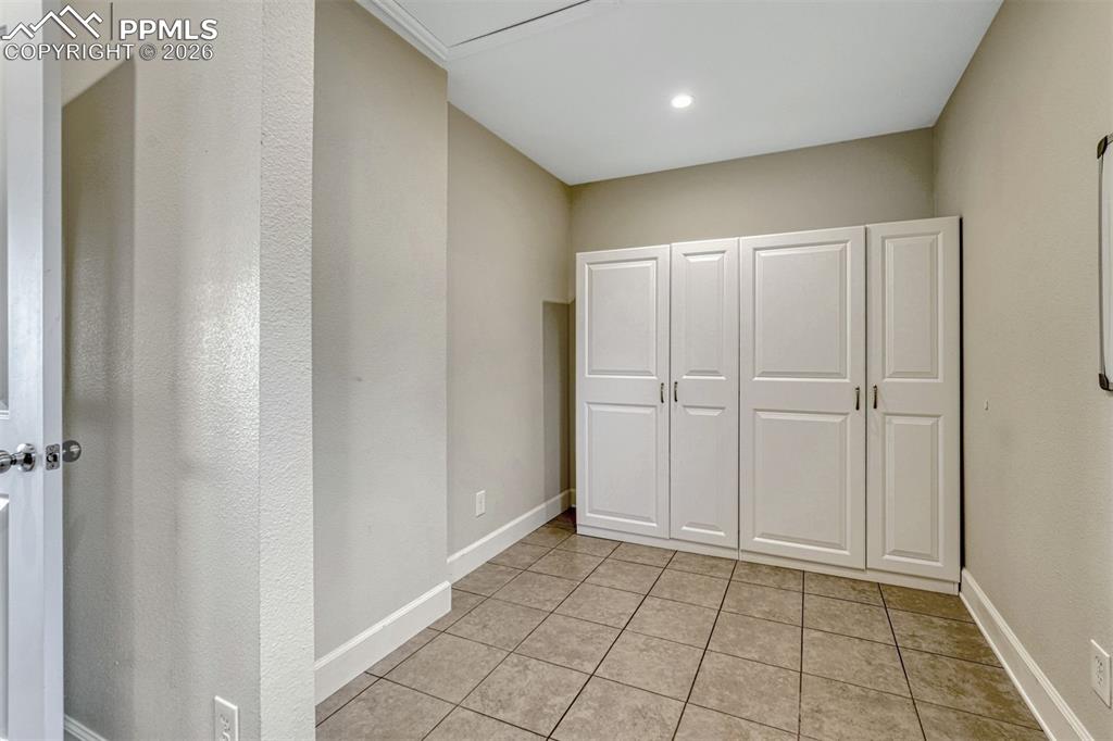 Image 37 of 50: Bedroom