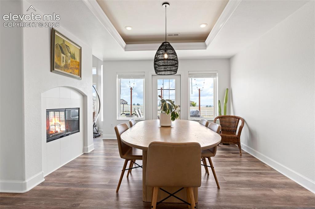 Image 10 of 48: Dining Area