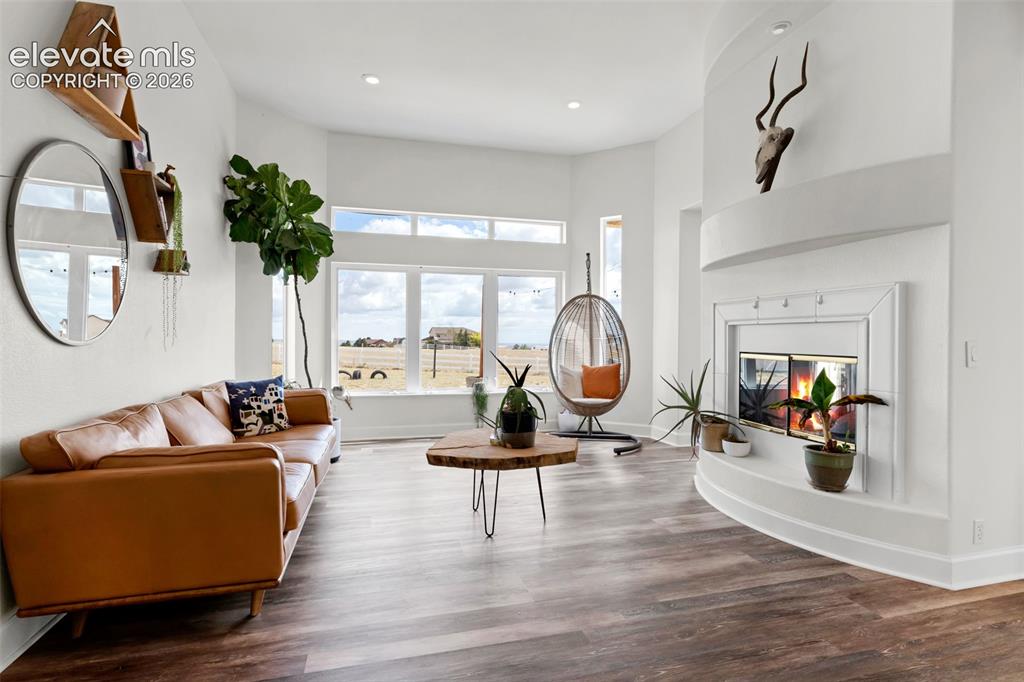 Image 7 of 48: Living Room