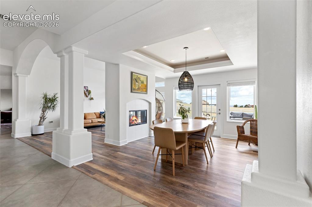 Image 9 of 48: Dining Area
