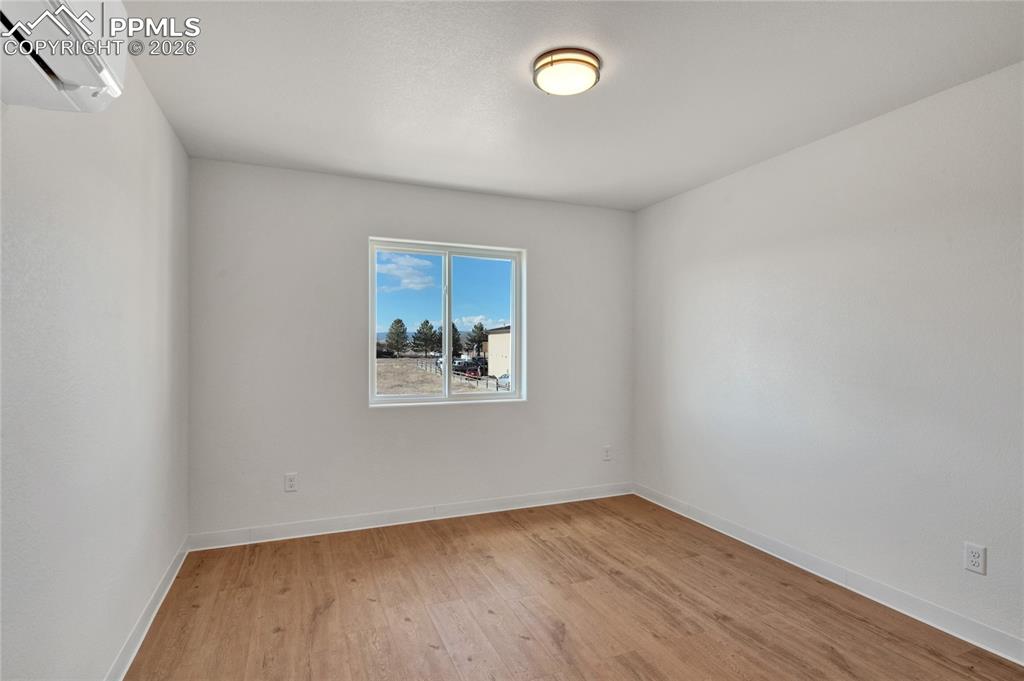 Image 21 of 22: Photos are from a similar build