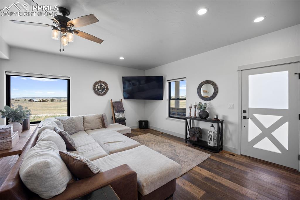 Image 13 of 45: Living Room