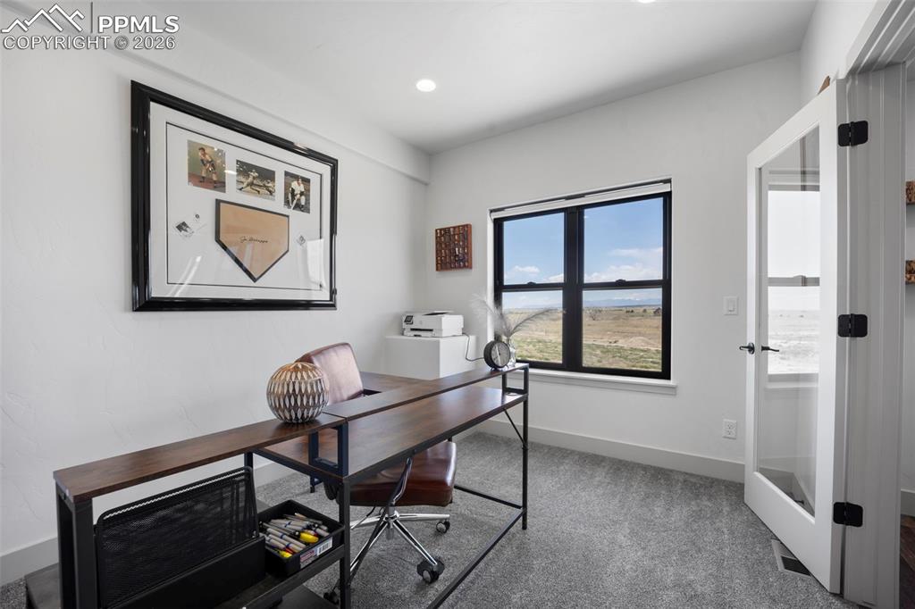 Image 16 of 45: Office