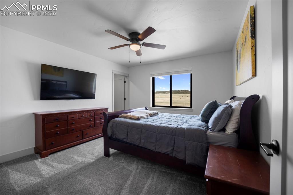 Image 35 of 45: Bedroom