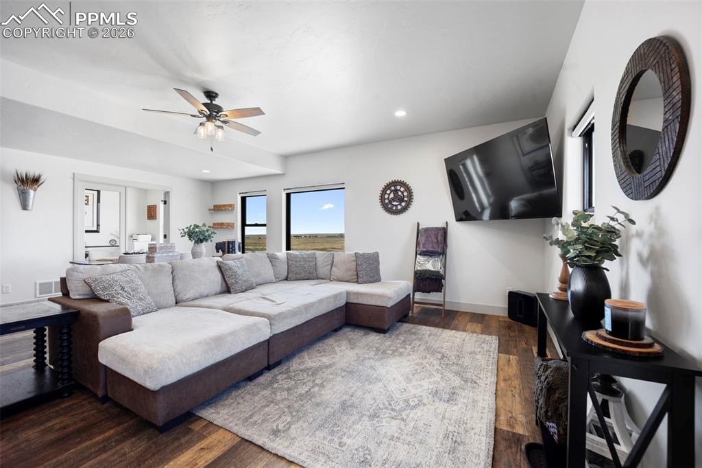 Image 6 of 45: Living Room