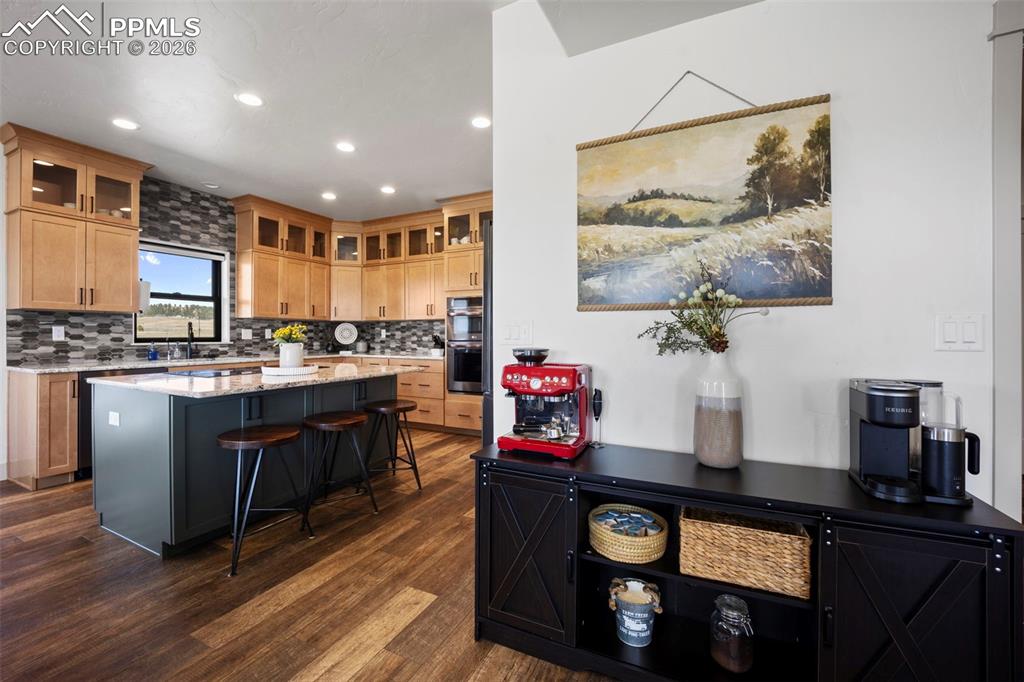 Image 9 of 45: Kitchen