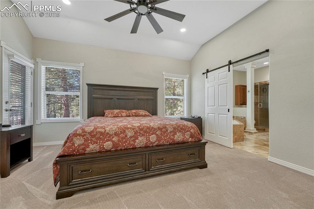 Image 18 of 50: Bedroom