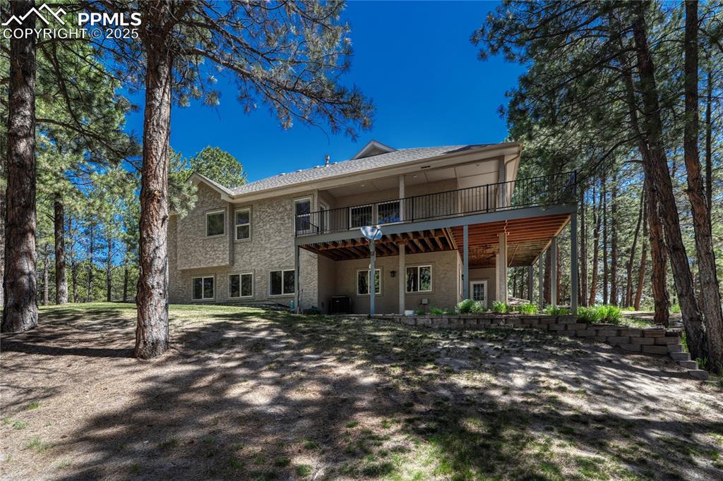 Image 2 of 50: Back of Structure