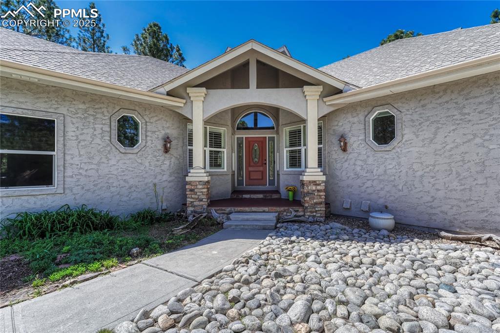 Image 48 of 50: Entry