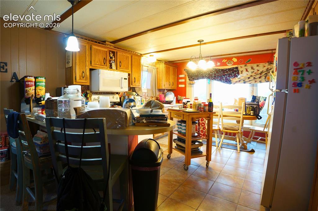 Image 14 of 47: Kitchen