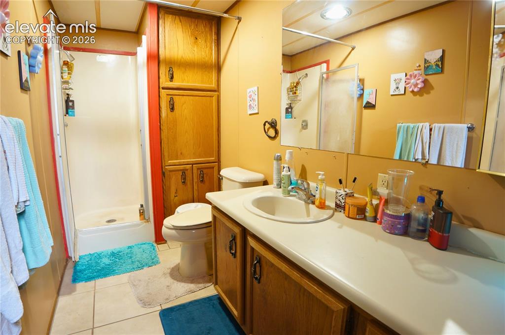 Image 26 of 47: Bathroom