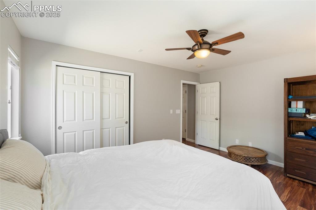 Image 17 of 38: Great space for family or guests on the main level