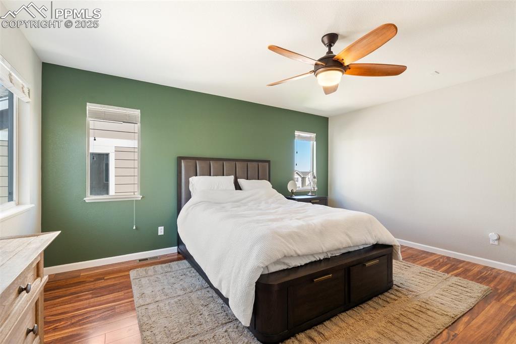 Image 22 of 38: Large bedroom with space for furniture sets