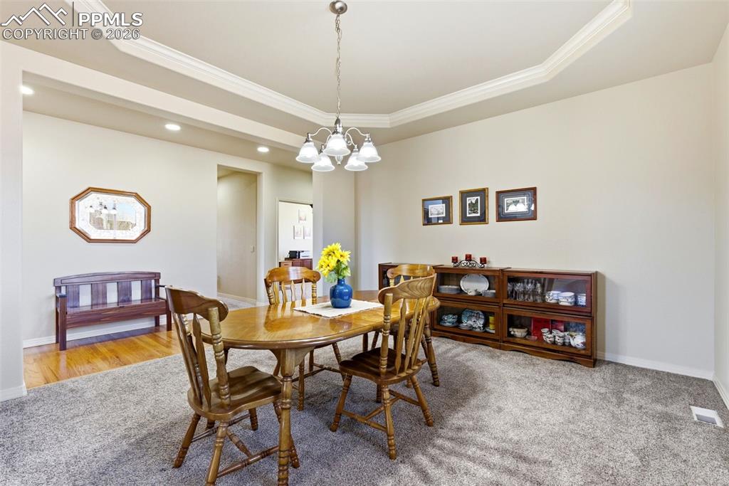 Image 14 of 48: Dining Area