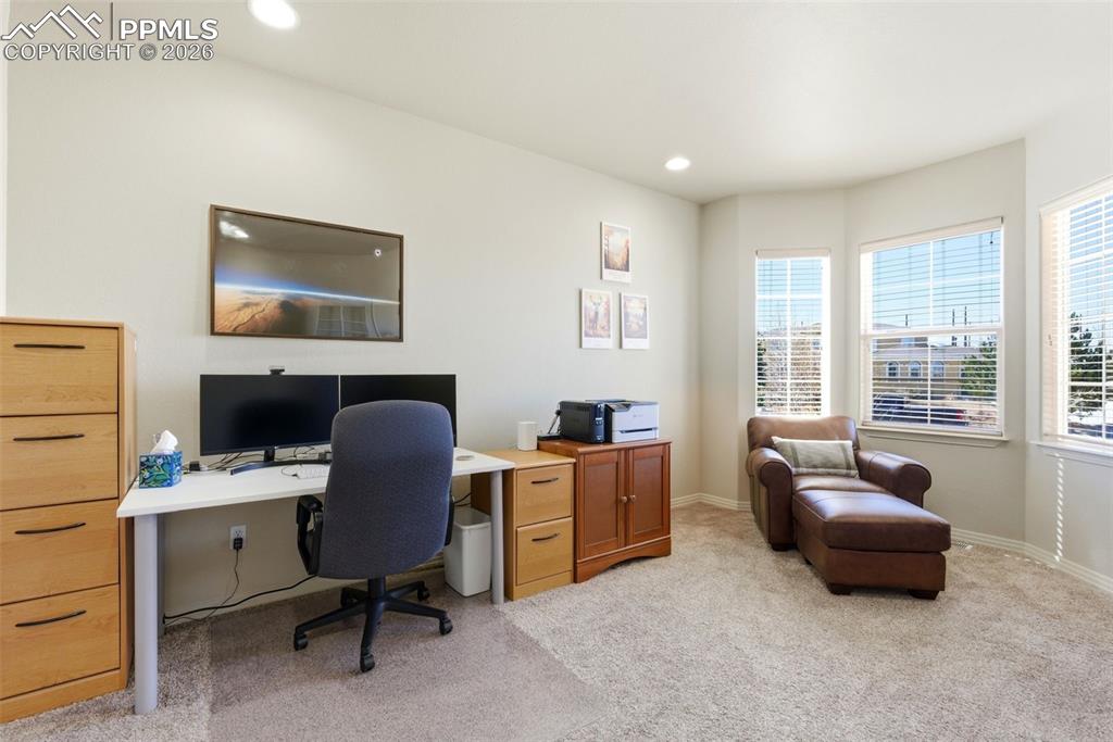 Image 16 of 48: Office