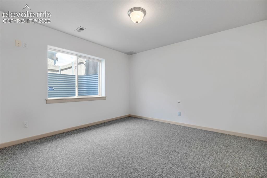 Image 44 of 50: 5th bedroom 
