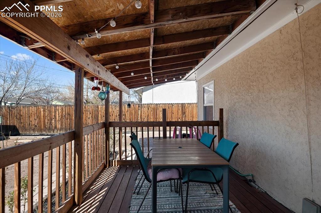 Image 26 of 40: Deck