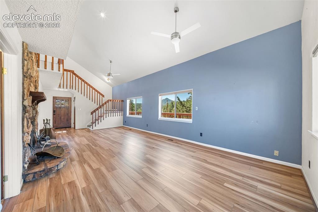 Image 15 of 45: Living Room