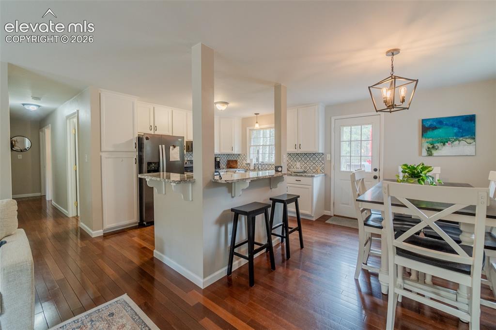 Image 13 of 49: Kitchen