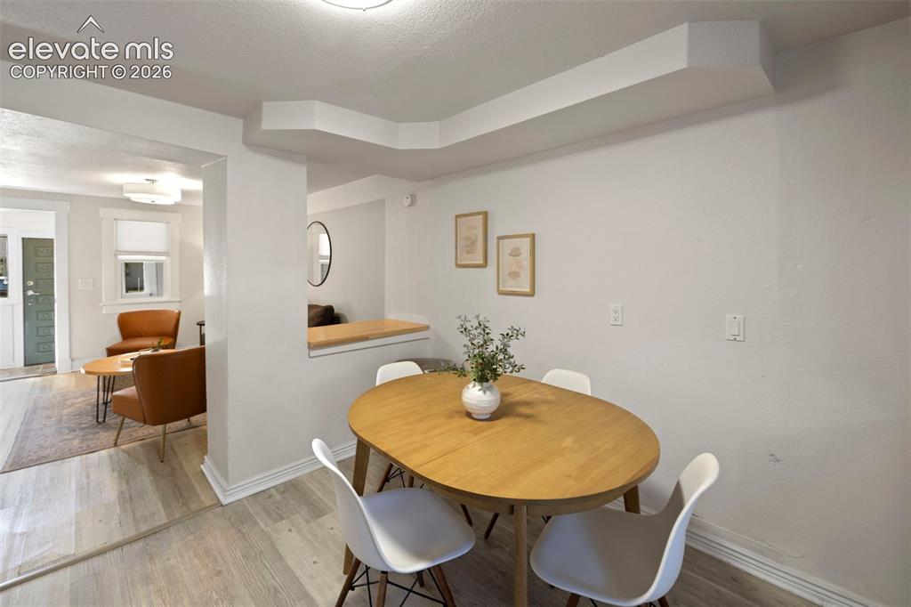 Image 20 of 45: Dining Area