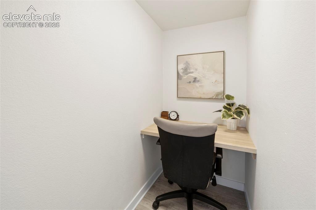 Image 44 of 45: Office