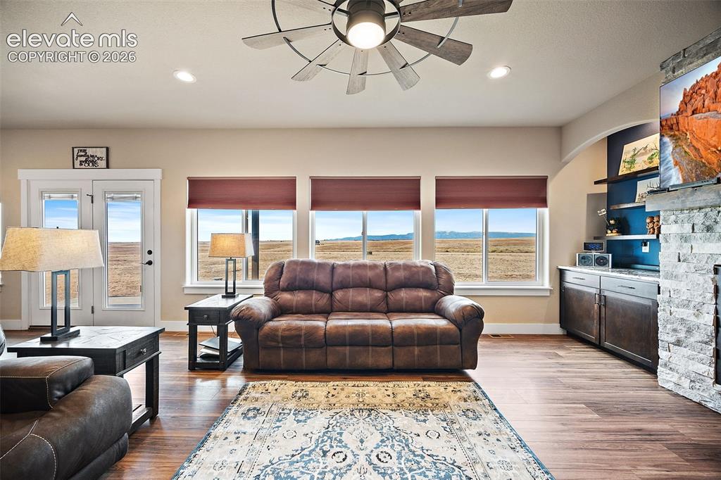 Image 11 of 50: Living Room