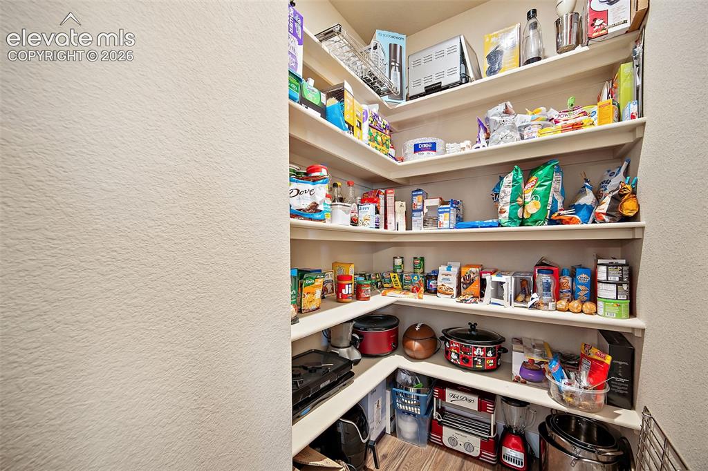 Image 7 of 50: Pantry