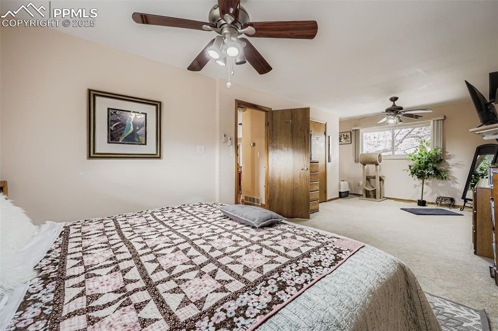 Image 10 of 28: Bedroom