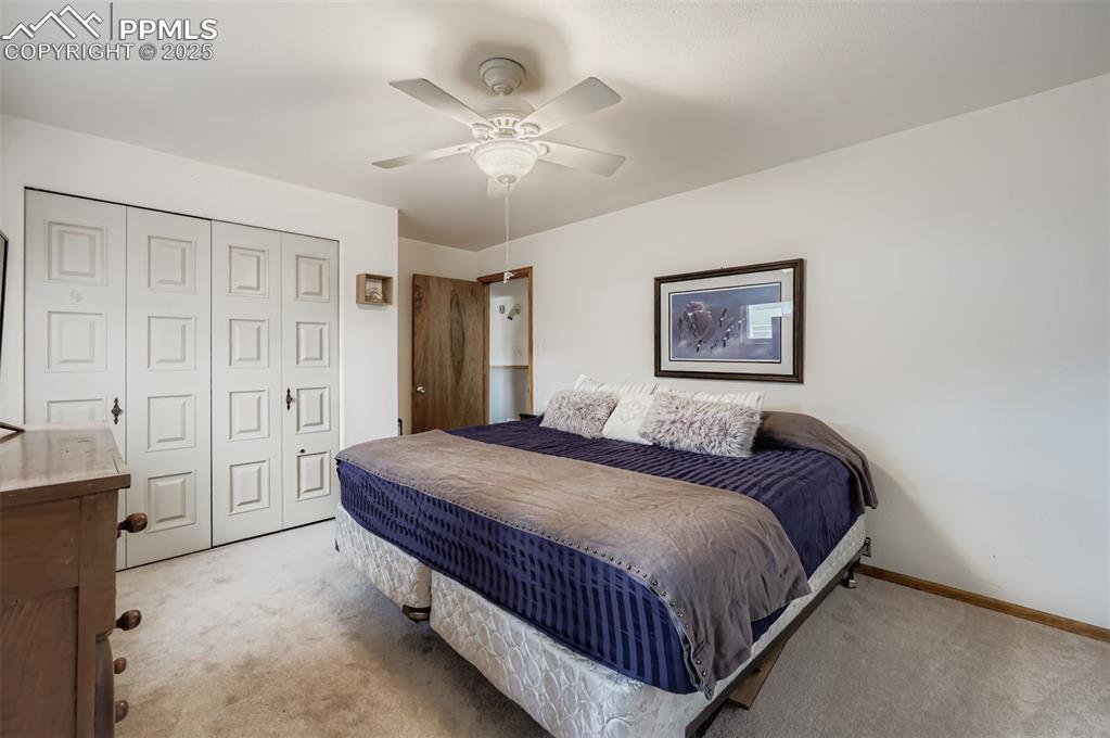 Image 18 of 28: Bedroom