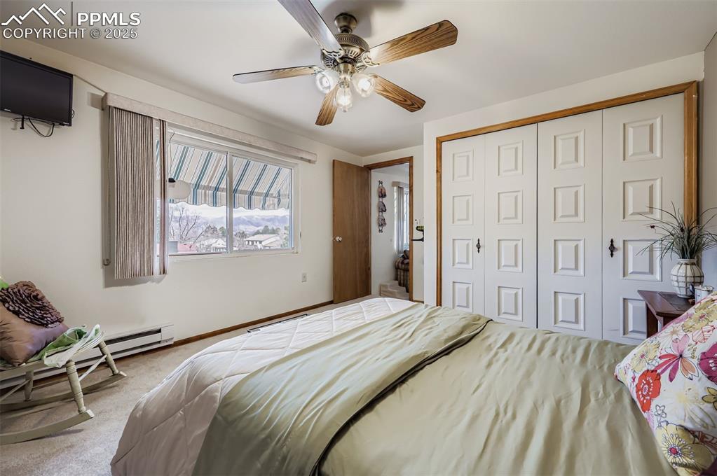 Image 22 of 28: Bedroom