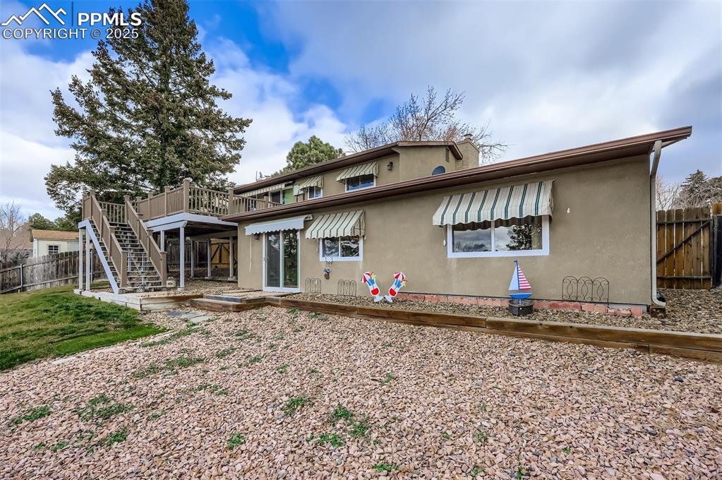 Image 26 of 28: Back of Structure