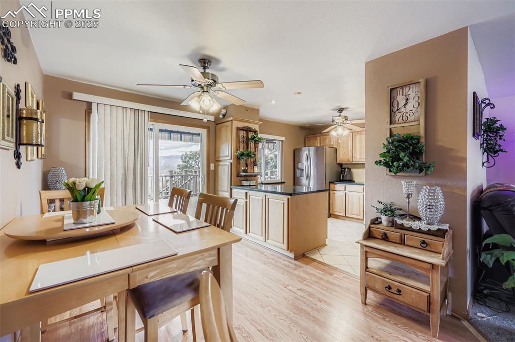 Image 8 of 28: Dining Area