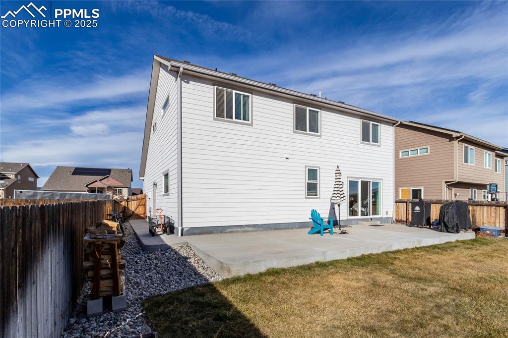 Image 35 of 37: Back of Structure