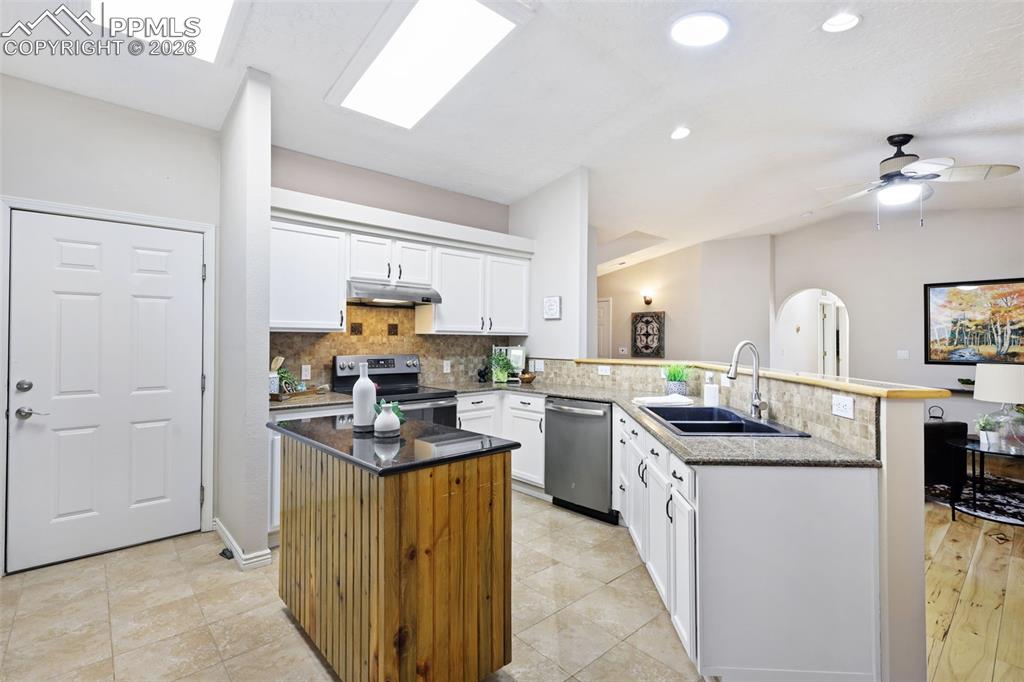 Image 17 of 50: No Description Available