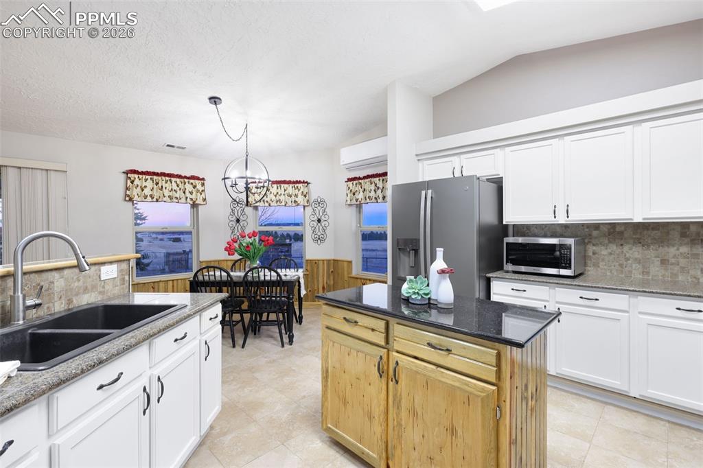 Image 23 of 50: No Description Available