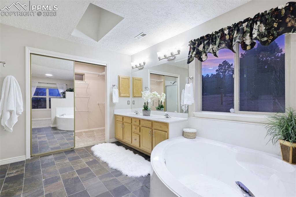 Image 28 of 50: No Description Available