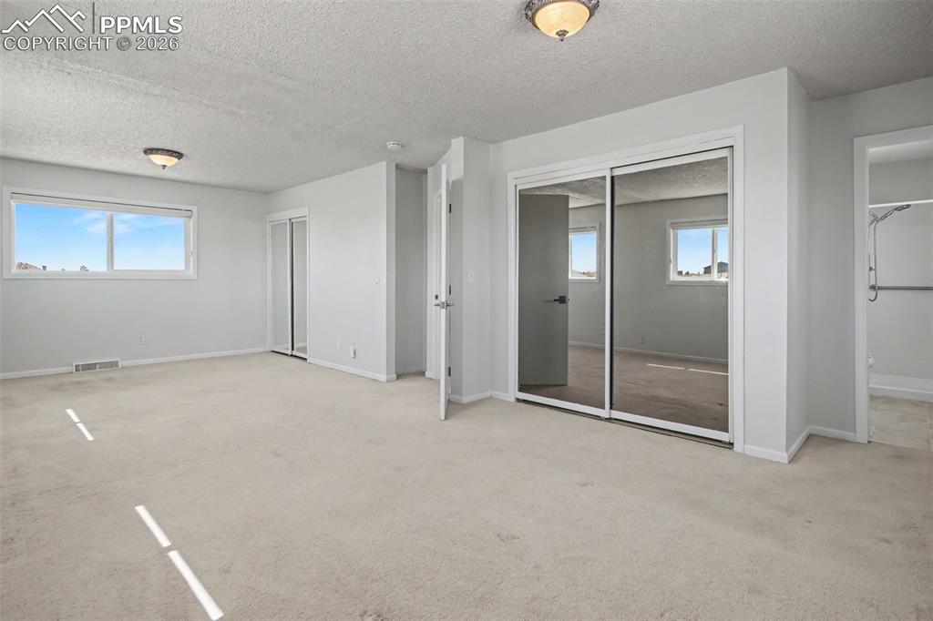 Image 22 of 33: Bedroom