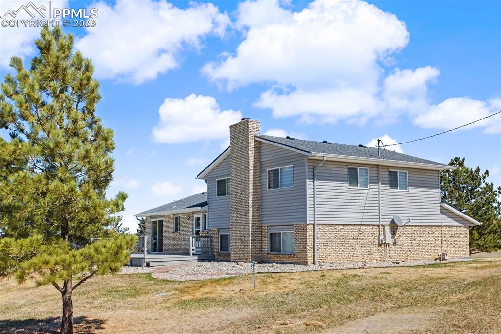 Image 32 of 33: Back of Structure