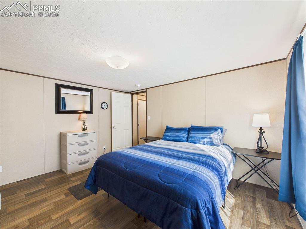 Image 21 of 33: Bedroom