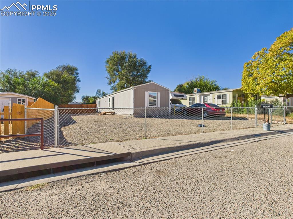 Image 4 of 33: Front of Structure