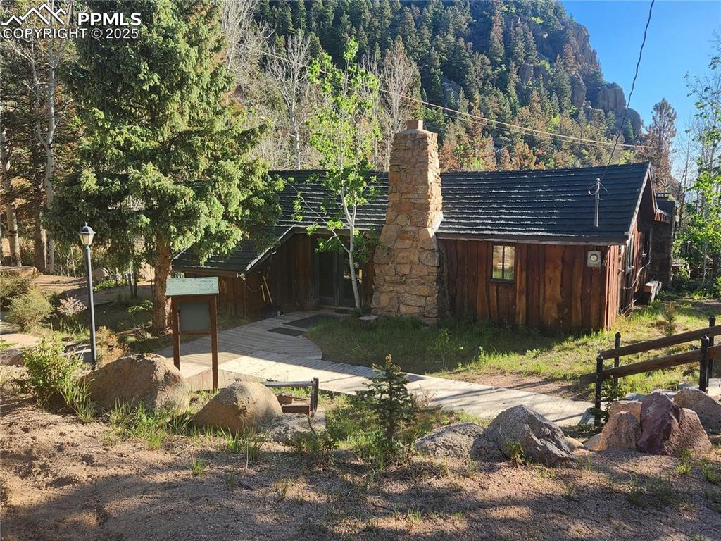 Image 13 of 17: Clubhouse