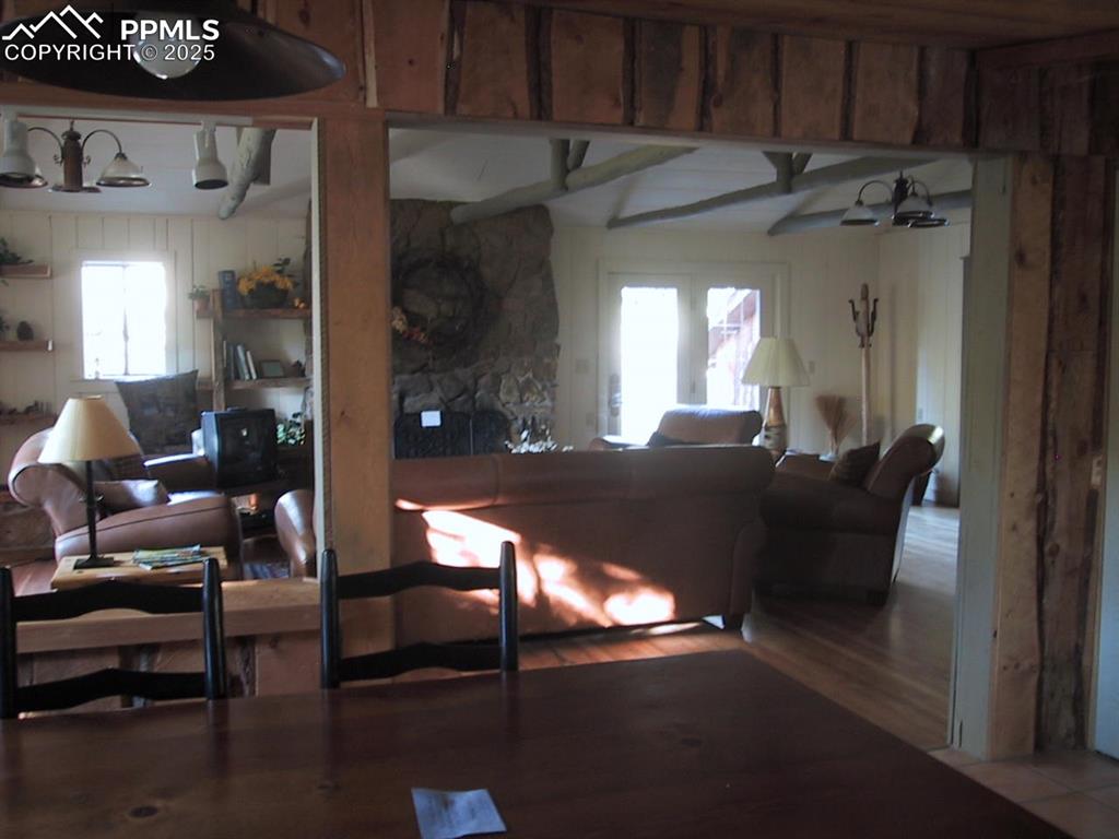 Image 14 of 17: Clubhouse