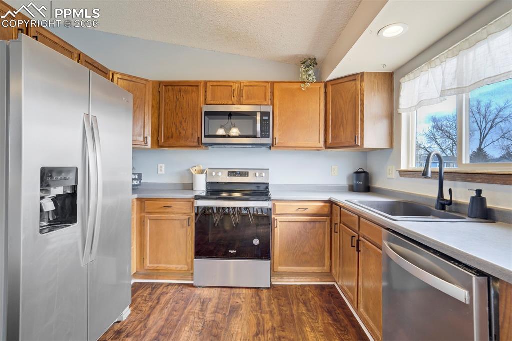 Image 10 of 34: Kitchen