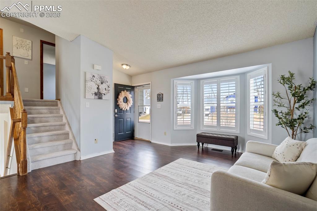 Image 5 of 34: Entry