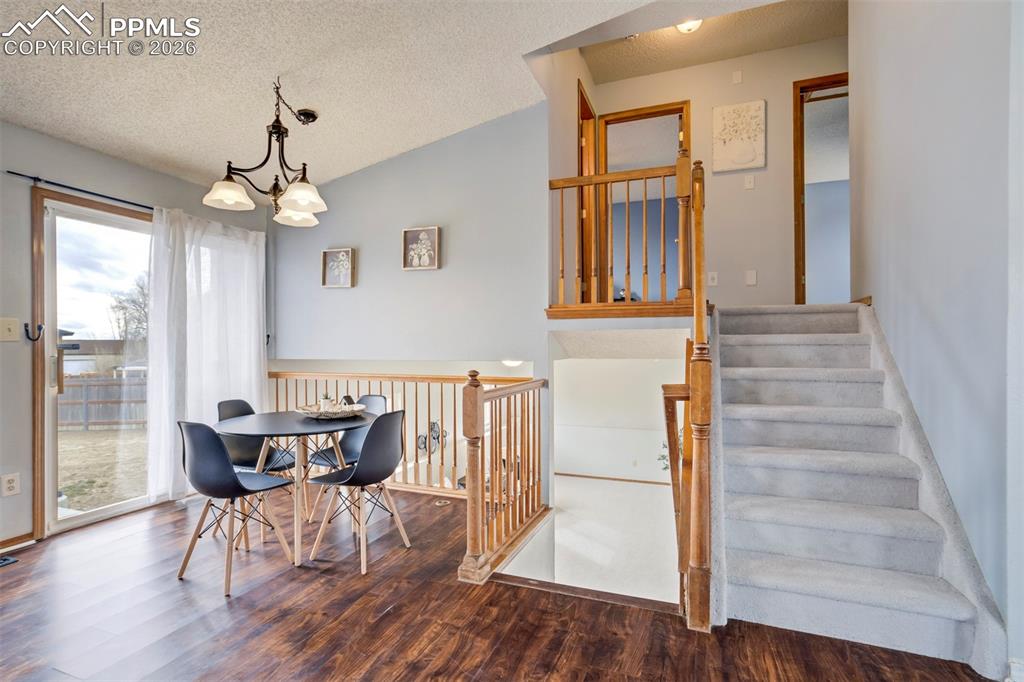 Image 8 of 34: Dining Area