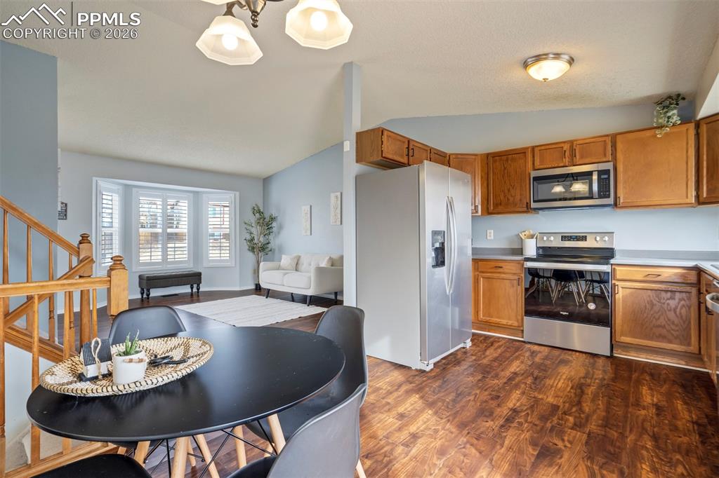 Image 9 of 34: Kitchen