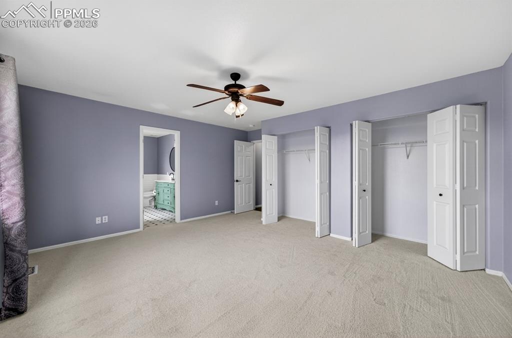 Image 12 of 50: Bedroom