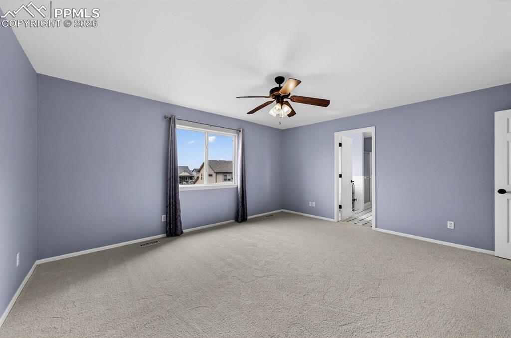 Image 20 of 50: Bedroom