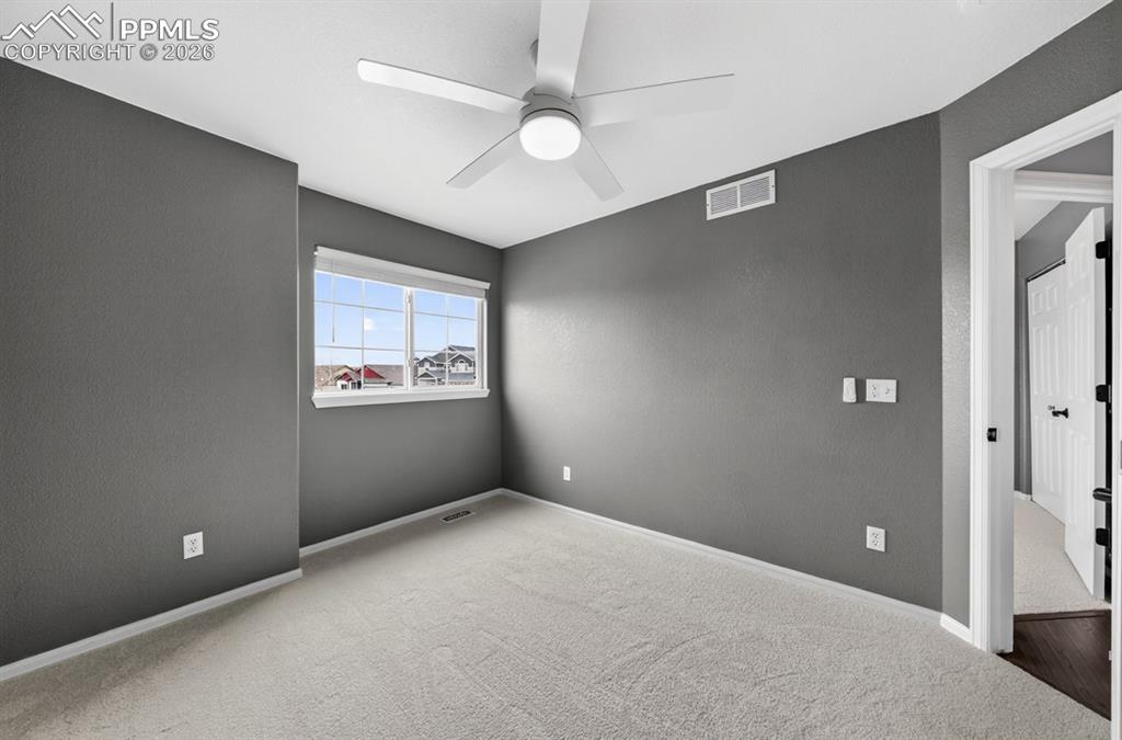 Image 29 of 50: Bedroom