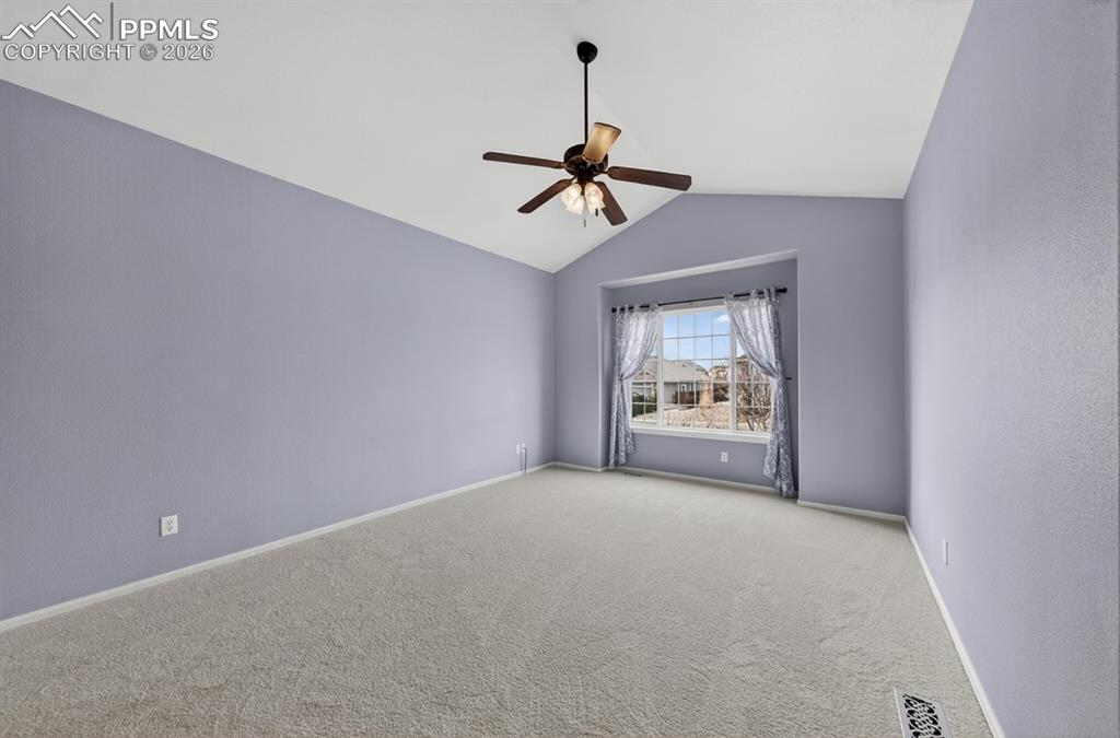 Image 32 of 50: Family Room